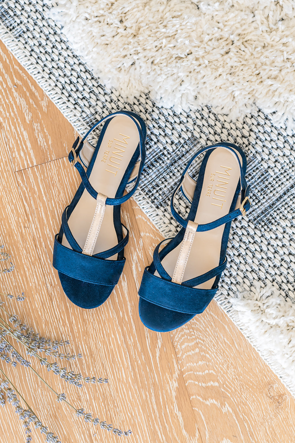 Sandales plates vegan sans cuir écologique pour femme bleu foncé or doré Bastia Minuit sur Terre