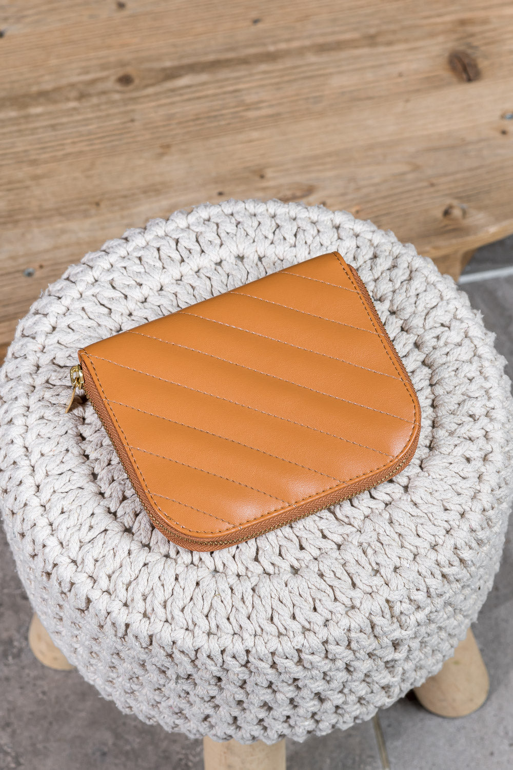 Portefeuille matelassé camel pour femme vegan écologique Alto Minuit sur Terre