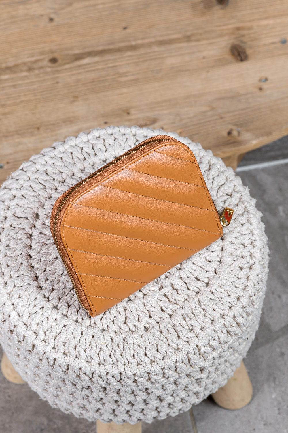 Portefeuille matelassé camel pour femme vegan écologique Alto Minuit sur Terre