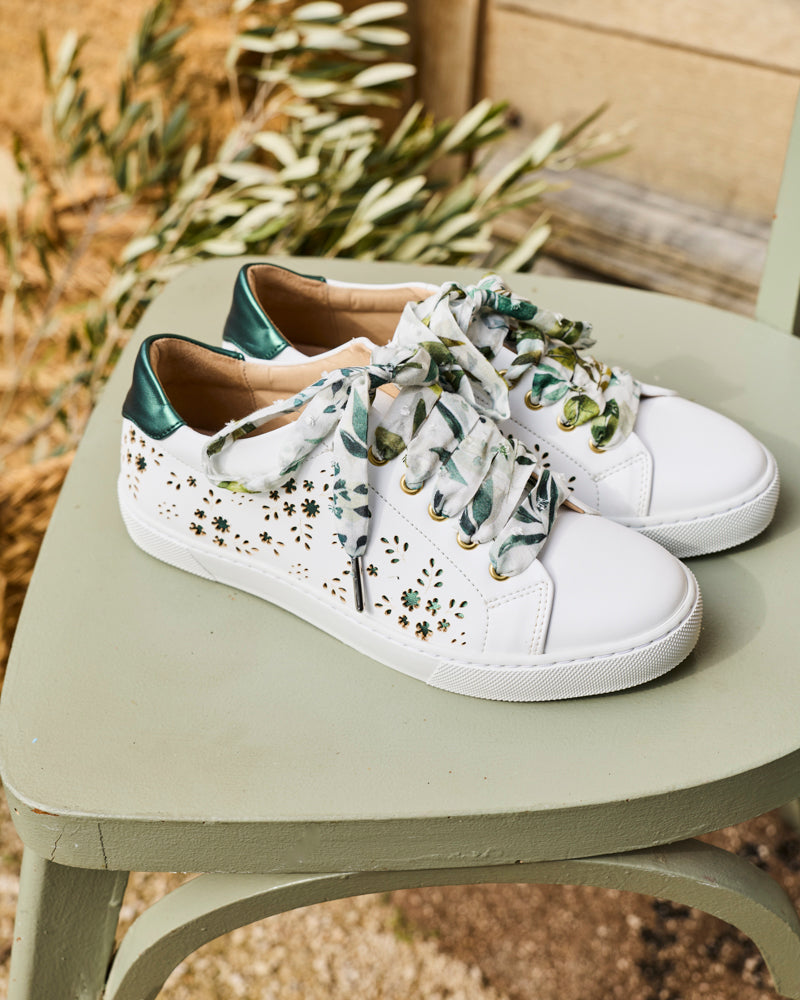 Twirling Green Flowers