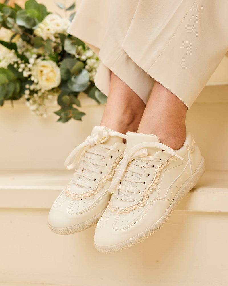 Vanilla Lace Edge