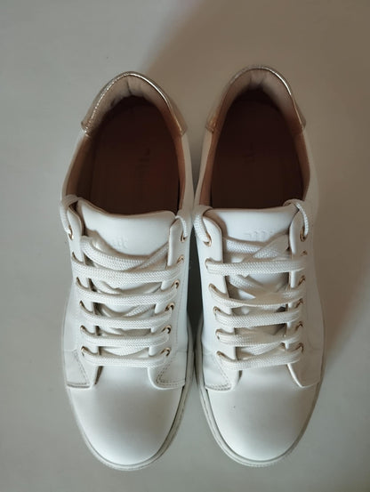 White Twirl