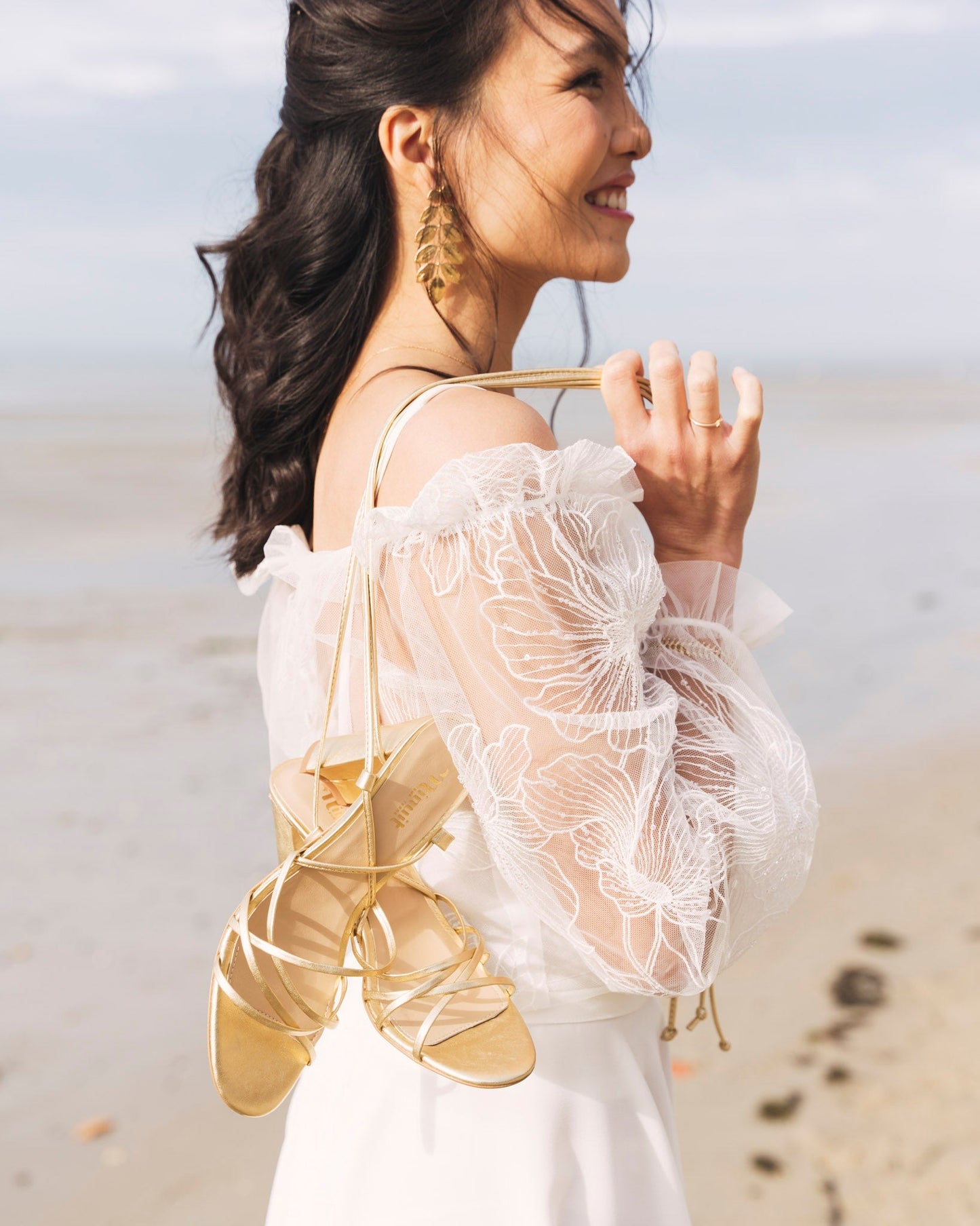 Sandales à talons dorées or pour femme Cupidon vegan écologiques recyclées Cupidon par Minuit sur Terre