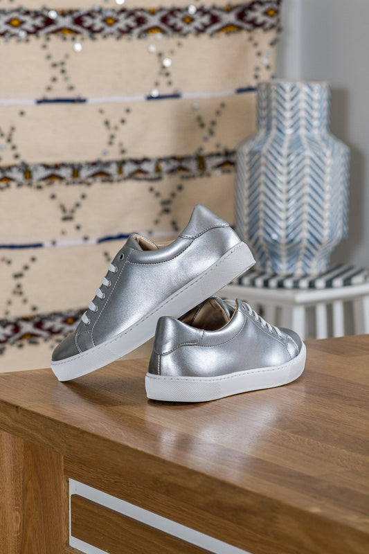 Silver twirl