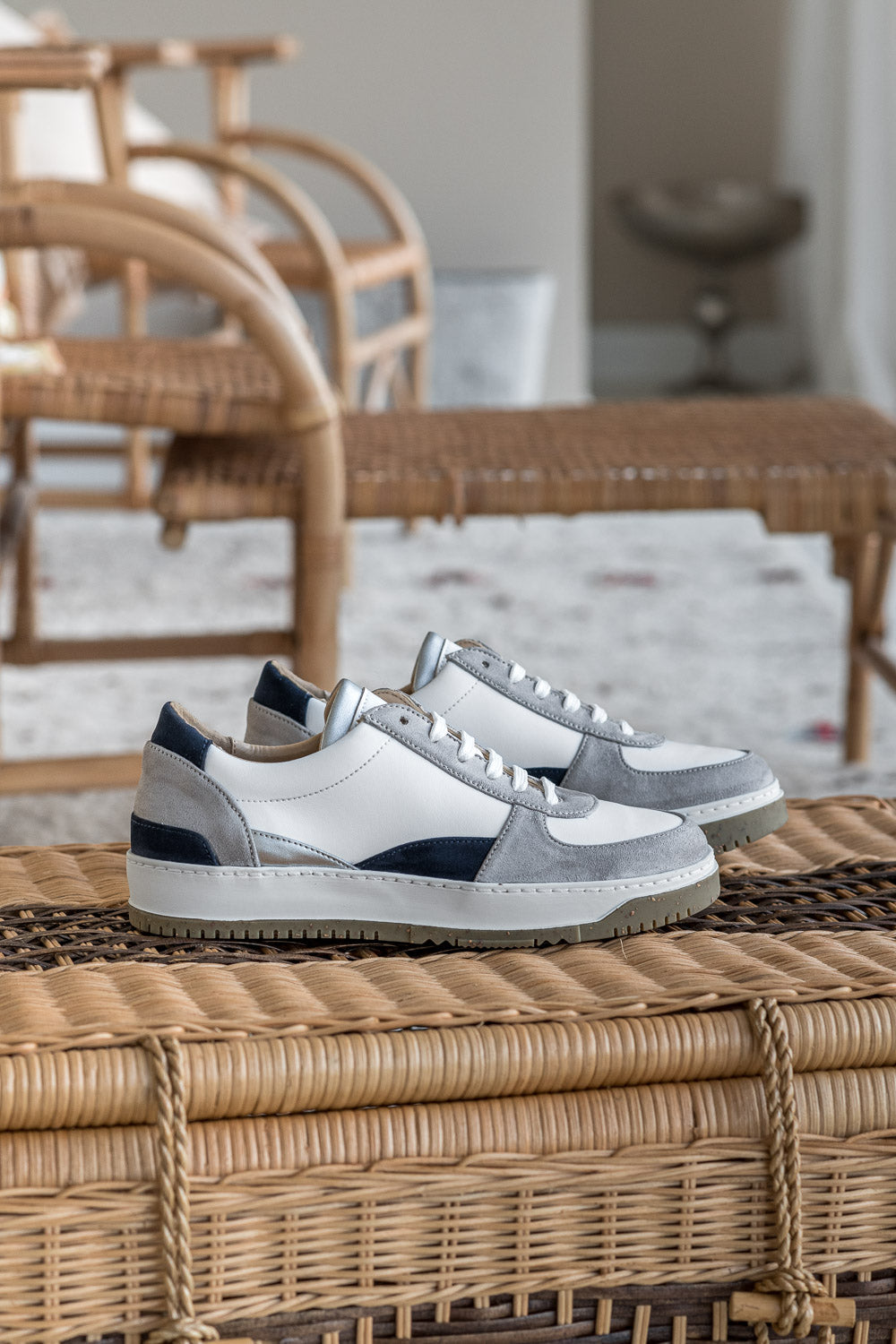 Baskets femme écologiques végétales et recyclées blanches gris bleu Aveiro Nuage Minuit sur Terre