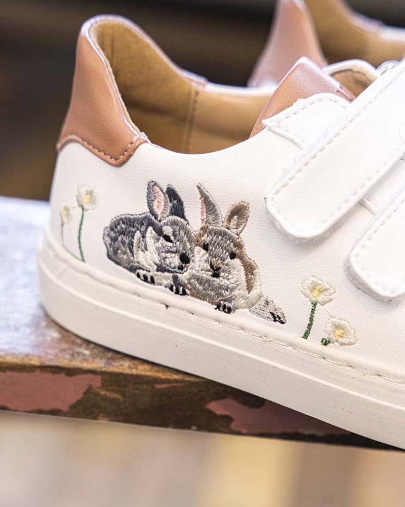 Baskets enfant brodées vegan