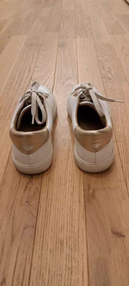 White Twirl