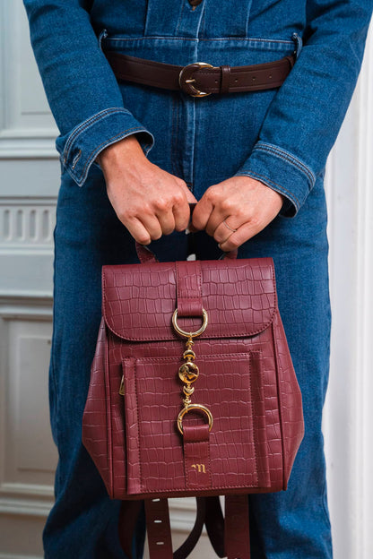 Sac à dos vegan écoresponsable recyclé bordeaux imitation crocodile Falabella Minuit sur Terre