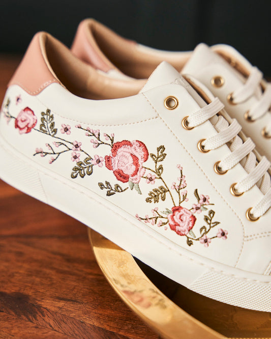 Roses twirl