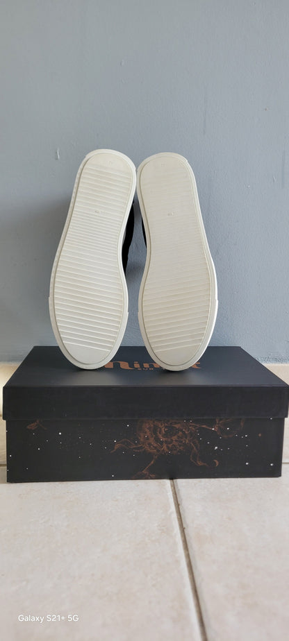 Baskets bleus