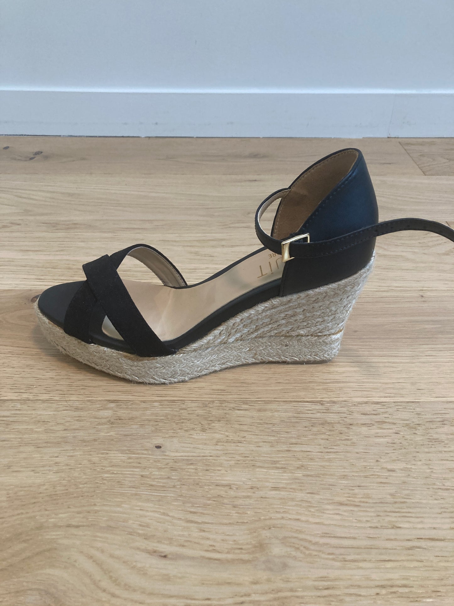 Cyclades Black