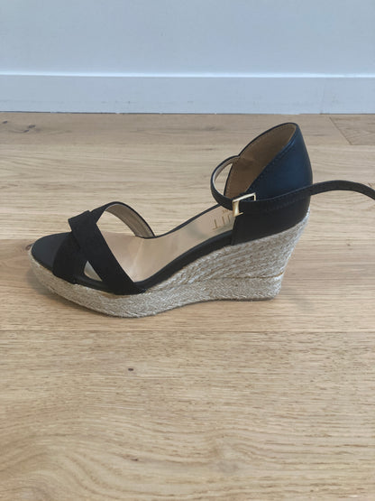 Cyclades Black
