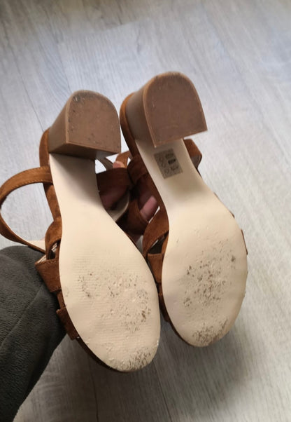 Sandales à talons en daim camel