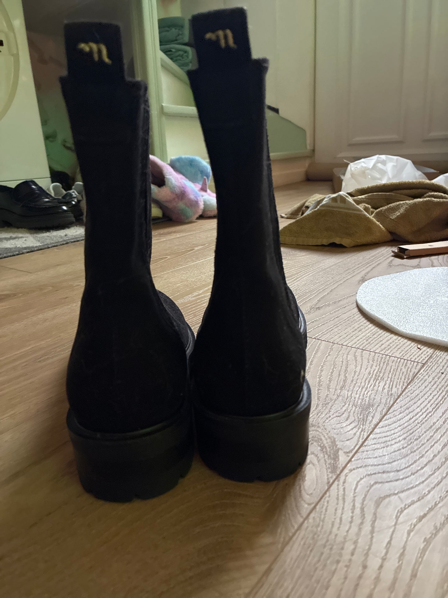 mystiques noires très bon état