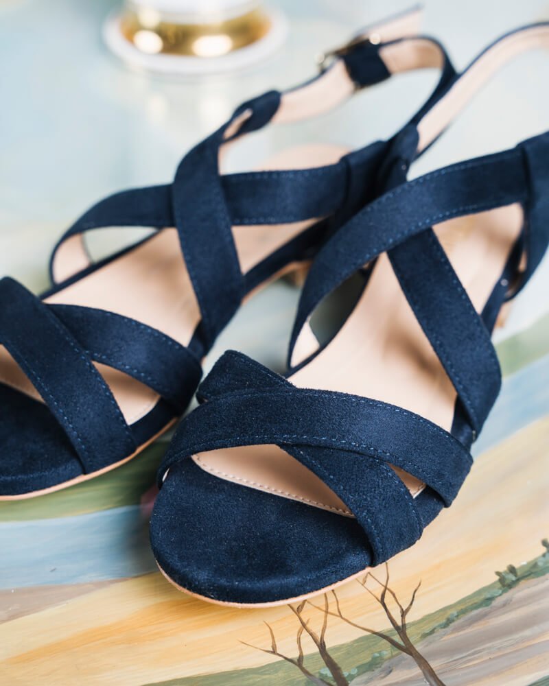 Sandales plates bleu foncé vegan